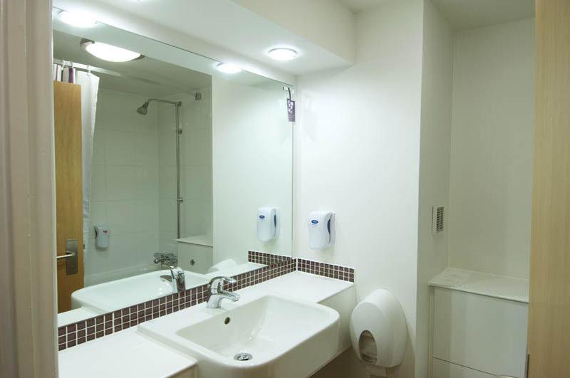 Premier Inn Exeter Central St. Davids Esterno foto